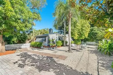 11 SW 4th Street Delray Beach FL 33444
