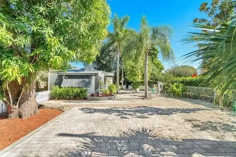 11 SW 4th Street Delray Beach FL 33444