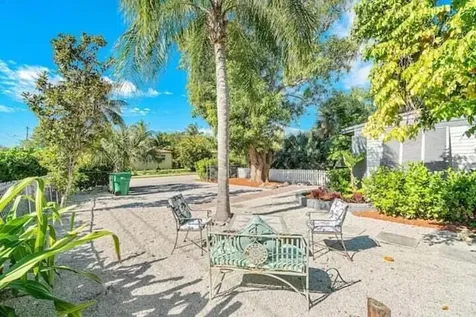 11 SW 4th Street Delray Beach FL 33444