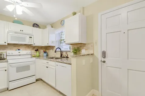 2929 Se Ocean Boulevard Stuart FL 34996