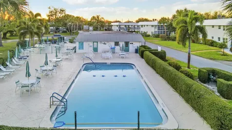 2929 Se Ocean Boulevard Stuart FL 34996