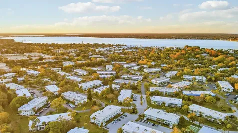 2929 Se Ocean Boulevard Stuart FL 34996