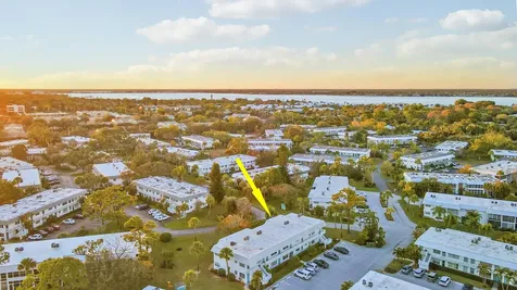 2929 Se Ocean Boulevard Stuart FL 34996