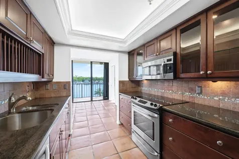 899 Jeffery Street Boca Raton FL 33487