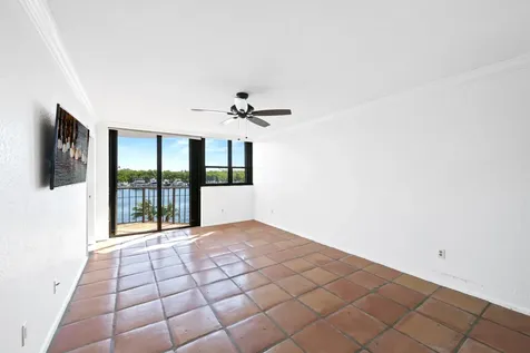 899 Jeffery Street Boca Raton FL 33487