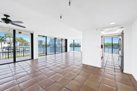 899 Jeffery Street Boca Raton FL 33487