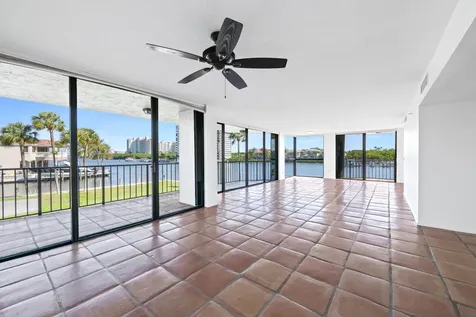 899 Jeffery Street Boca Raton FL 33487