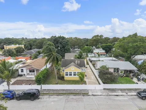 608 El Vedado West Palm Beach FL 33405