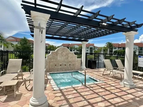 401 Villa Circle Boynton Beach FL 33435