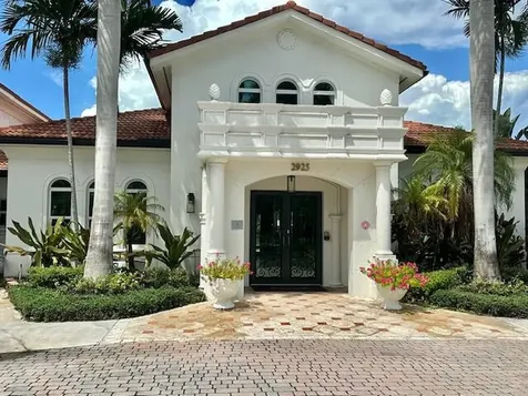 401 Villa Circle Boynton Beach FL 33435