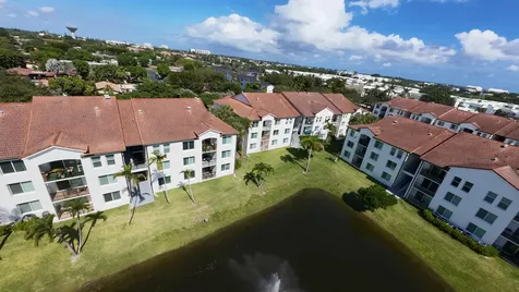 401 Villa Circle Boynton Beach FL 33435