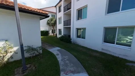 401 Villa Circle Boynton Beach FL 33435