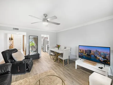 10772 La Placida Drive Coral Springs FL 33065