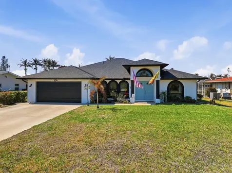 210 Ramie Lane Port Saint Lucie FL 34952