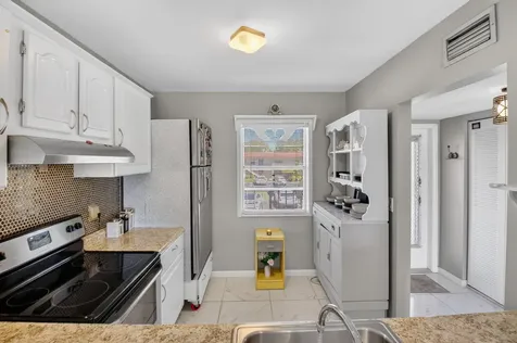 33 Abbey Lane Delray Beach FL 33446