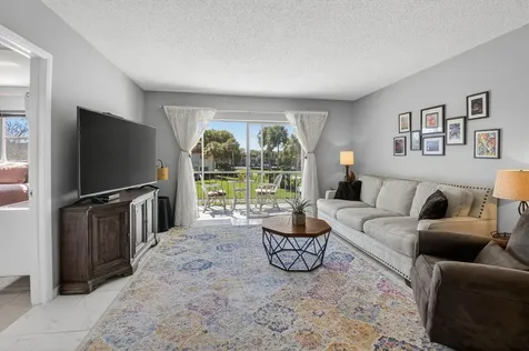 33 Abbey Lane Delray Beach FL 33446