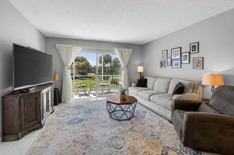33 Abbey Lane Delray Beach FL 33446