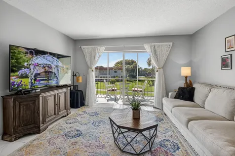 33 Abbey Lane Delray Beach FL 33446