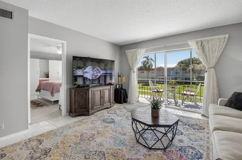 33 Abbey Lane Delray Beach FL 33446