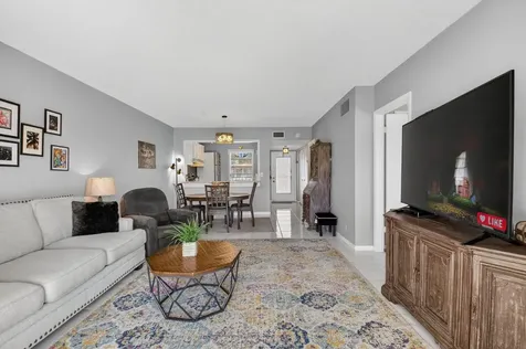 33 Abbey Lane Delray Beach FL 33446
