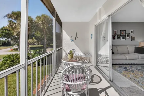 33 Abbey Lane Delray Beach FL 33446
