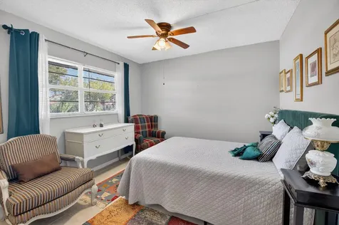 33 Abbey Lane Delray Beach FL 33446