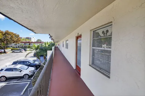 33 Abbey Lane Delray Beach FL 33446