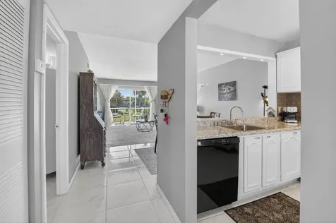 33 Abbey Lane Delray Beach FL 33446