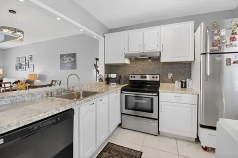 33 Abbey Lane Delray Beach FL 33446