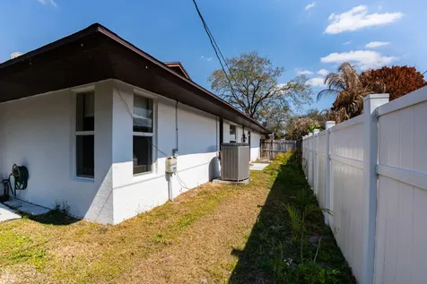 138 Nw Friar Street Port Saint Lucie FL 34983