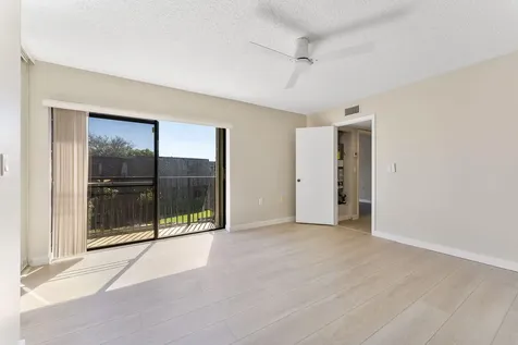 2893 SW 22nd Circle Delray Beach FL 33445