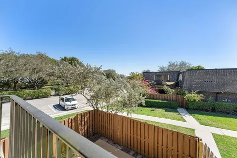 2893 SW 22nd Circle Delray Beach FL 33445