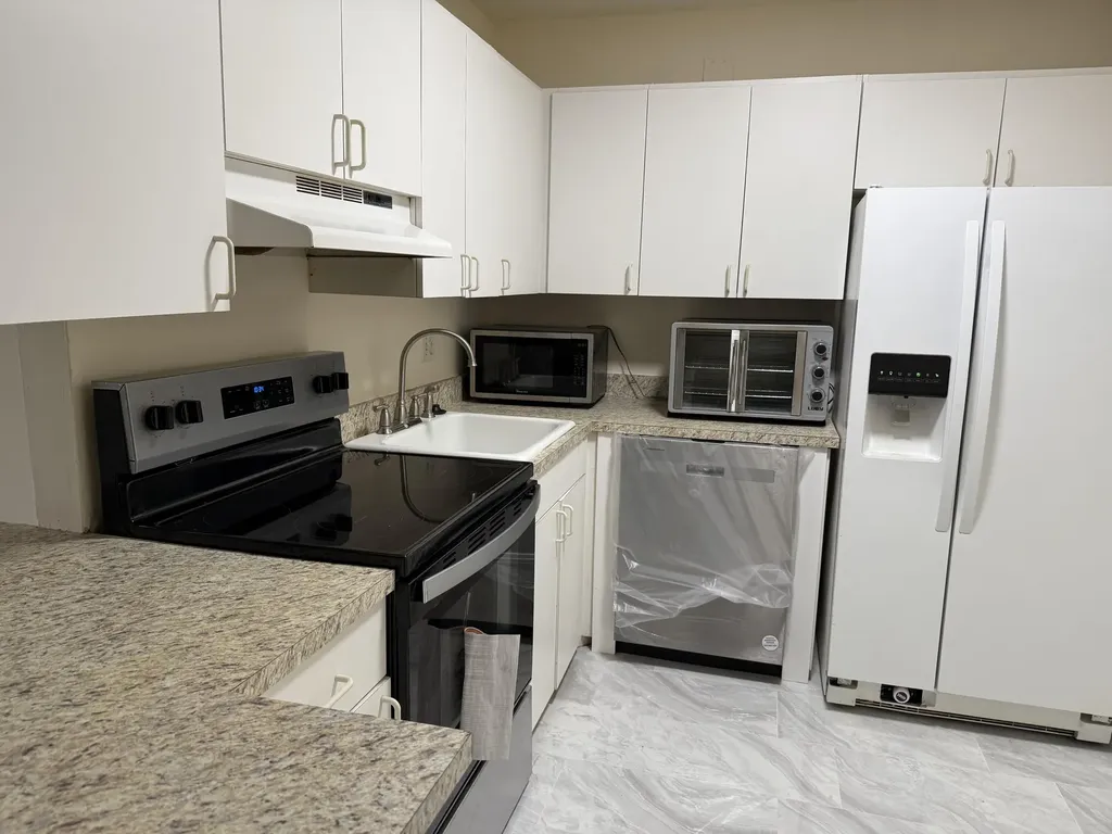 470 NW 20th Street Boca Raton FL 33431