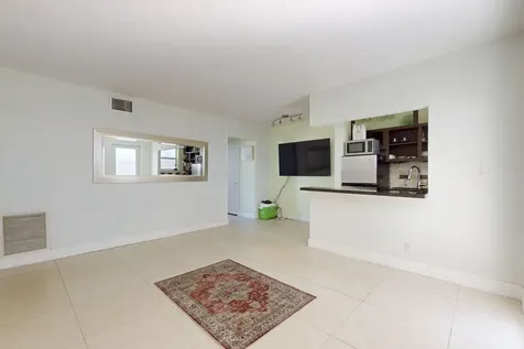 302 Lake Osborne Drive Lake Worth Beach FL 33461