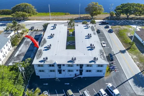 302 Lake Osborne Drive Lake Worth Beach FL 33461