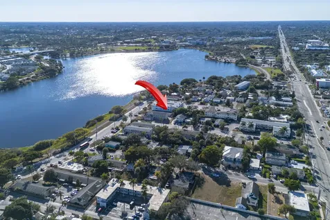 302 Lake Osborne Drive Lake Worth Beach FL 33461