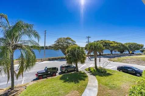 302 Lake Osborne Drive Lake Worth Beach FL 33461