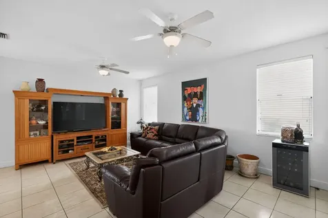 16613 Nw 77th Path Miami Lakes FL 33016