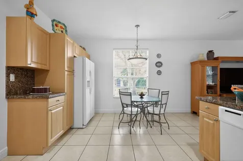 16613 Nw 77th Path Miami Lakes FL 33016