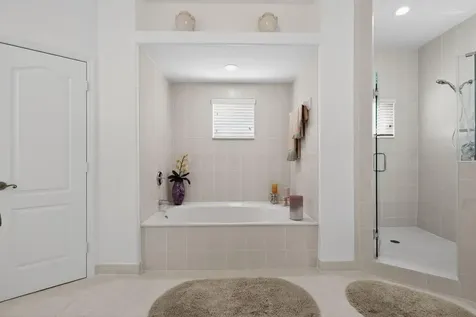 16613 Nw 77th Path Miami Lakes FL 33016