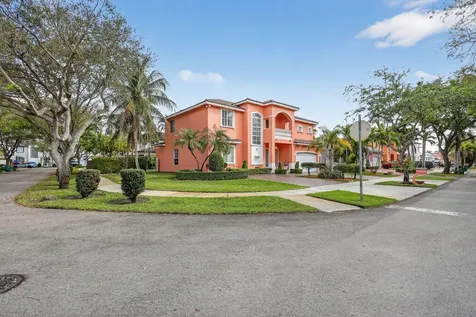 16613 Nw 77th Path Miami Lakes FL 33016