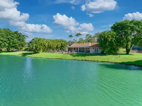 7691 Estrella Circle Boca Raton FL 33433