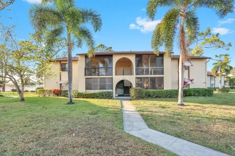 309 Knotty Pine Circle Greenacres FL 33463