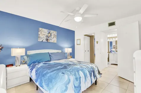309 Knotty Pine Circle Greenacres FL 33463