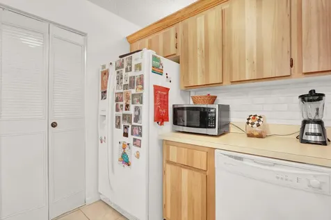 309 Knotty Pine Circle Greenacres FL 33463