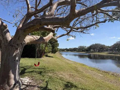 333 Berenger Walk Royal Palm Beach FL 33414