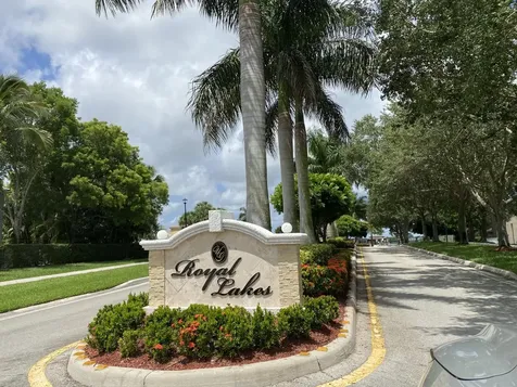 333 Berenger Walk Royal Palm Beach FL 33414