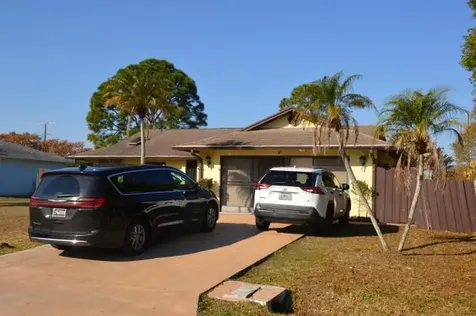 1552 Se Ladner Street Port Saint Lucie FL 34983
