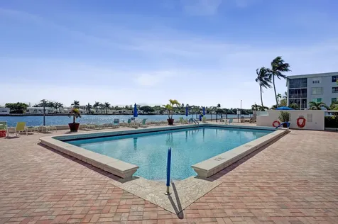 2012 S Federal Highway Boynton Beach FL 33435