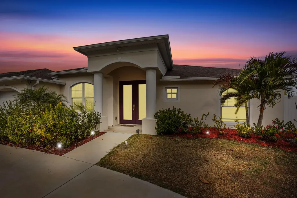 101 Sw Nativity Terrace Port Saint Lucie FL 34984
